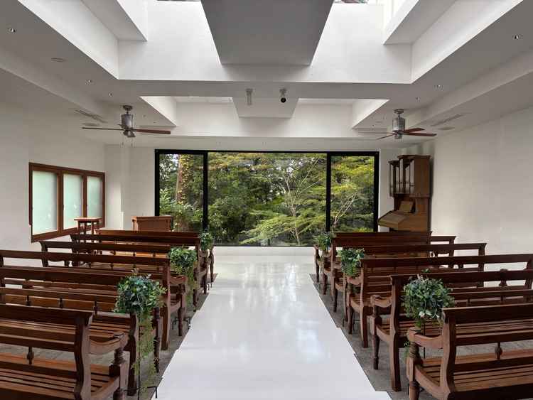 チャペルから見える自然が大変美しい