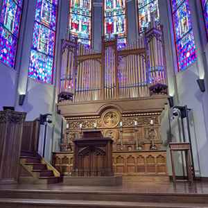 大聖堂(1番前に座った目線)