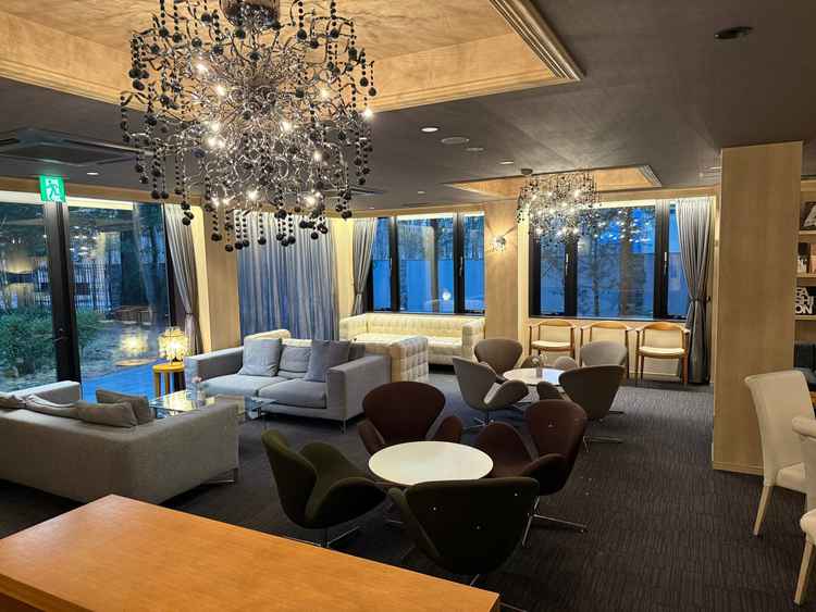 待合室。雰囲気もよく居心地が良い。