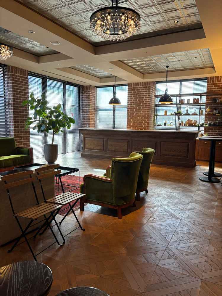 待ち合いの雰囲気は最高です