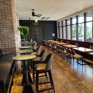 ゲストが挙式前に待機する場所。アメリカンビンテージのようでおしゃれ。