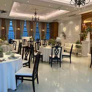 披露宴会場の写真。40名でちょうど良いくらいの規模感でした。アットホームでよかったです。