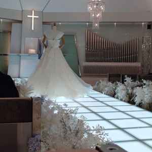 バージンロードが光って綺麗でした。