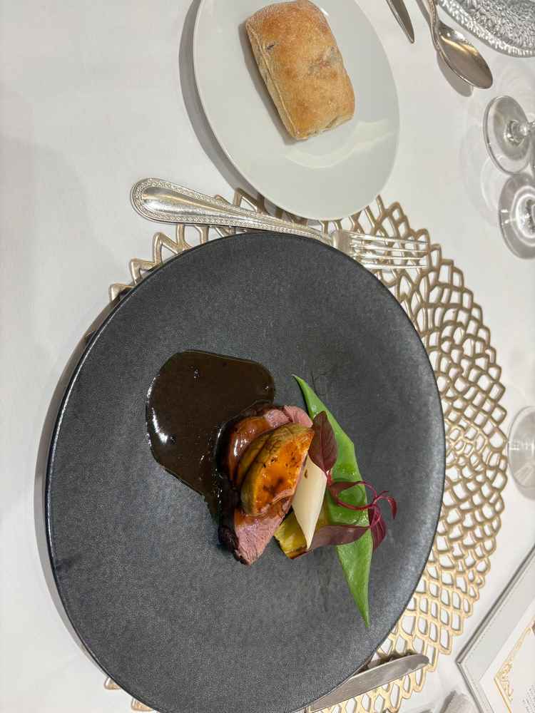 牛肉とフォアグラがあってとても豪華だった。