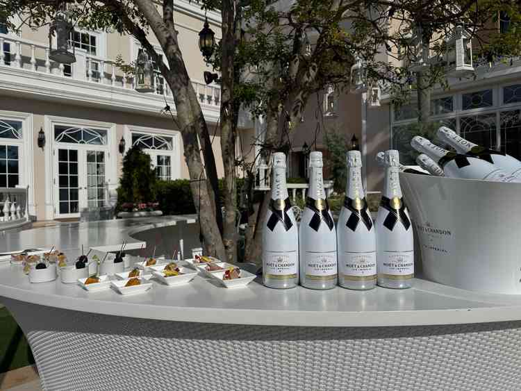 晴れてたら利用できるお庭のウェルカムスペース