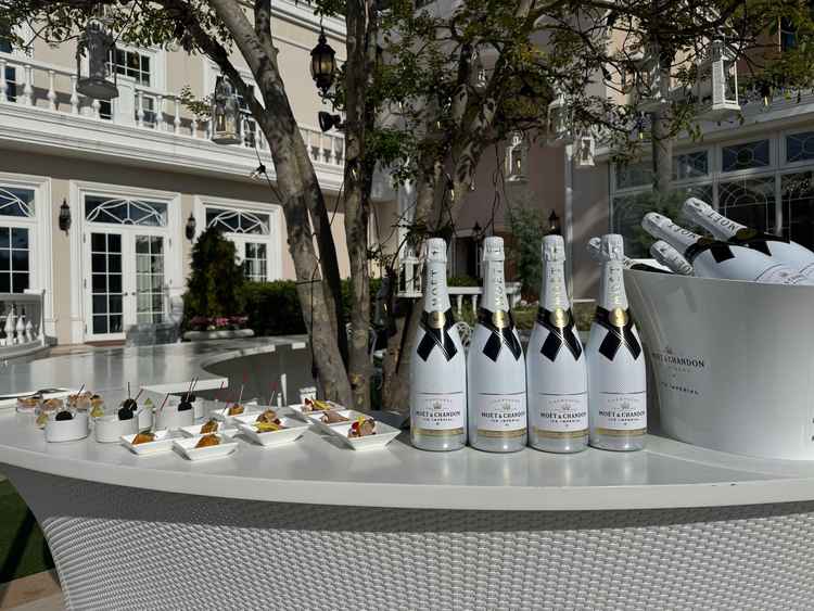 晴れてたら利用できるお庭のウェルカムスペース