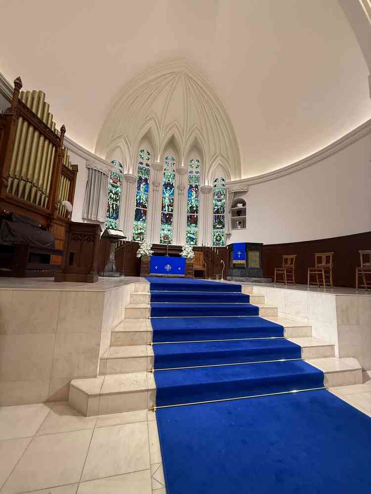 式場のHPでも見て気になっていた青のバージンロード。