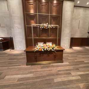 披露宴会場は木を使っているデザインで温かみを感じることができました。