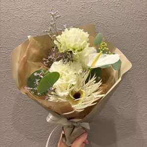 チャペルの見学の際にブーケをいただきました。