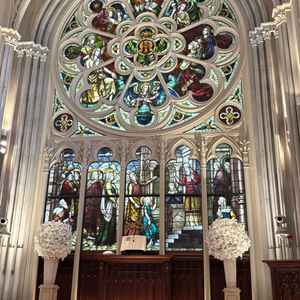 写真を超える大迫力で感動しました。赤いバージンロードも素敵でした。