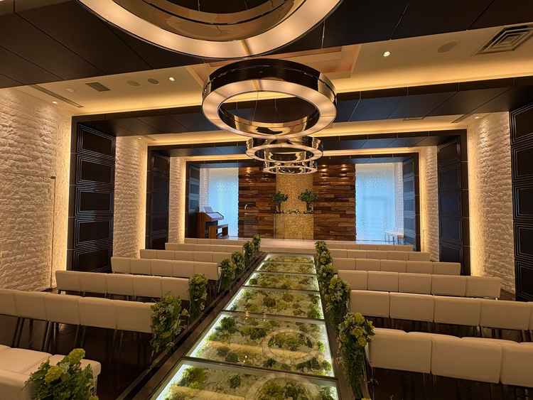 下の階のチャペルです。ナチュラルイメージだそうで写真より現地の雰囲気が良かったです。