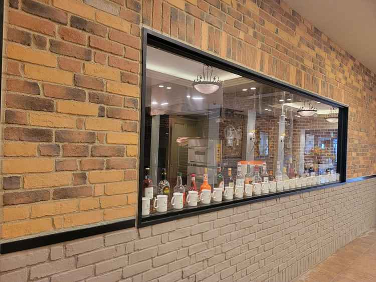 パティシエさんがウェディングケーキを作るとこらしくて、時間が被れば作るとこを見れるということでした。