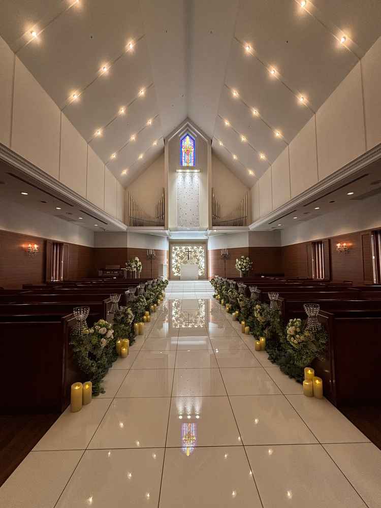 チャペルの中。反射していて写真映えもしました。