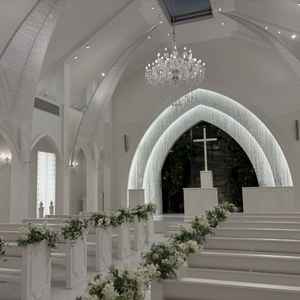 音が響き、水が流れる素敵な香りのチャペルで大変感動的でした。