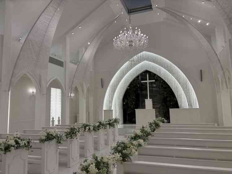 音が響き、水が流れる素敵な香りのチャペルで大変感動的でした。