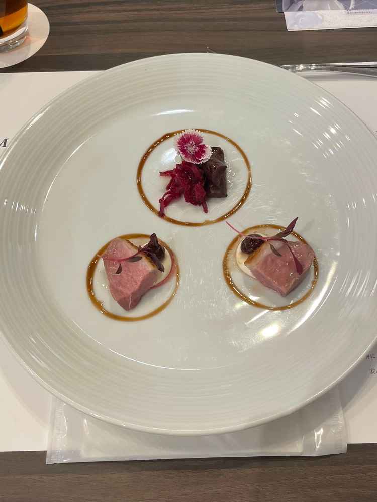 試食会の前菜。合鴨とマスカルポーネ。合鴨は旨みが強く、マスカルポーネも濃厚で美味しかった。