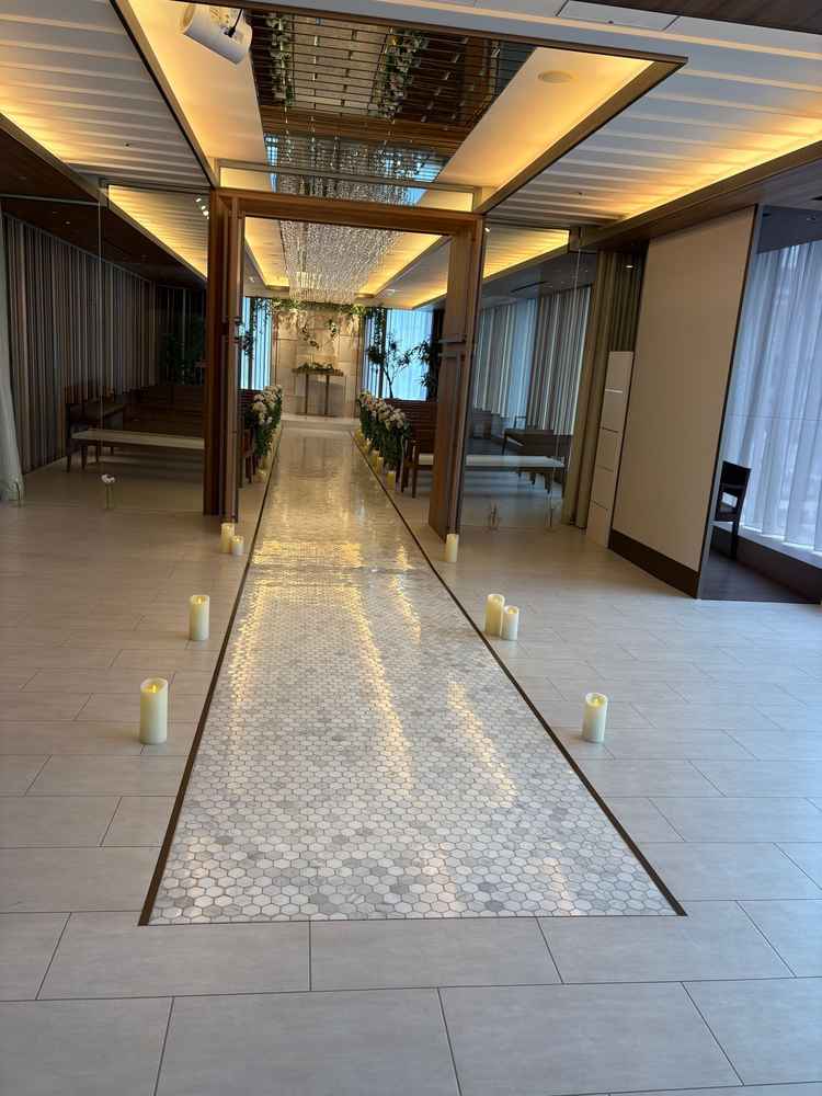 バージンロードは14メートルとの事だったが、マザーズロードを合わせると22メートル。とても長く感じた