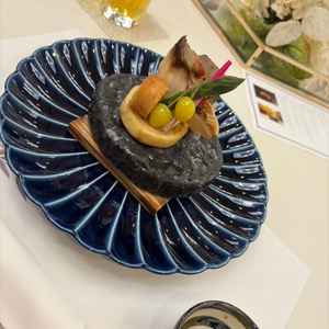 試食させていただいたお肉料理。石焼きということで、時間が経っても温かく、溶けるような柔らかさでした。