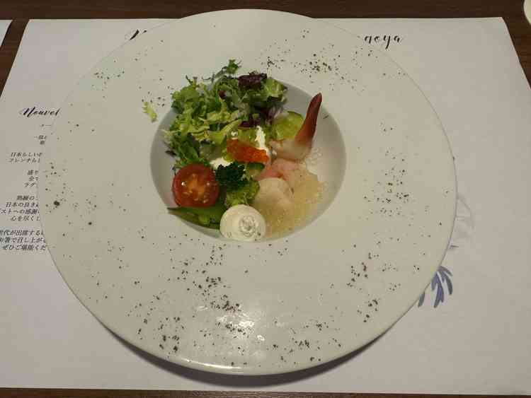 試食会の前菜。彩りが鮮やかで視覚でも楽しむことができる料理でした。