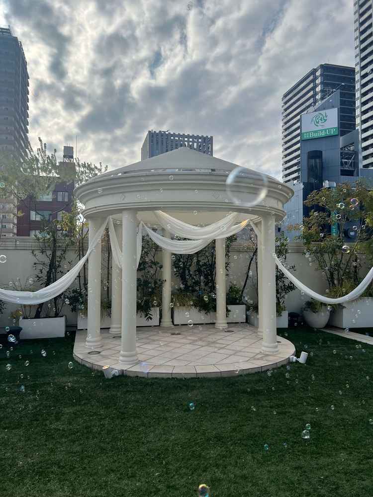 見学時、ガーデンでシャボン玉を飛ばしてくれました！晴れた場合はガーデンも楽しめますし、雨なら中で過ご