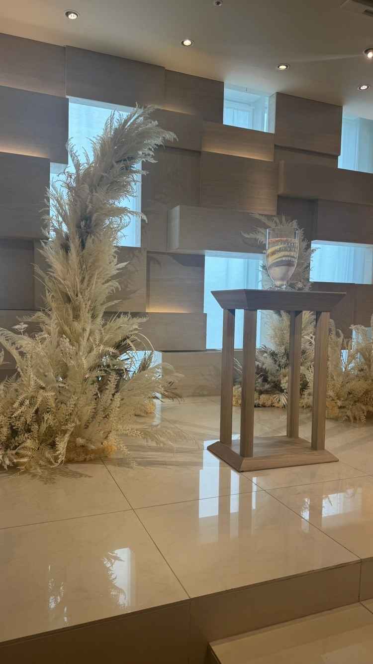 チャペル内、親族席からの景色