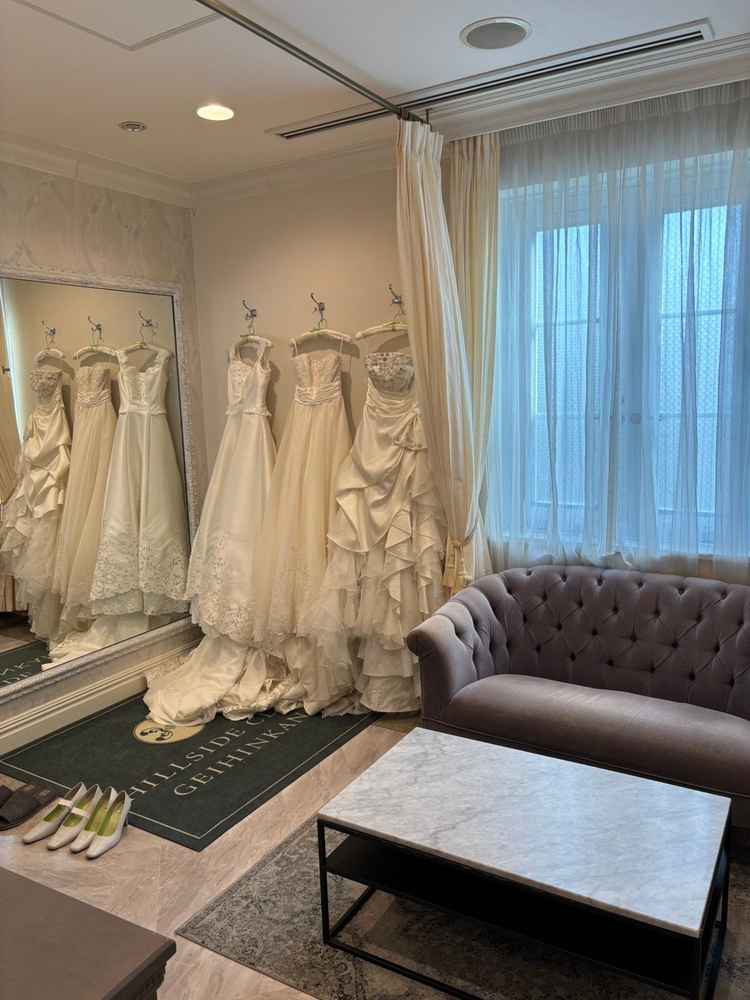 新郎新婦待合室。ここで試着体験もさせていただき、実際の具体的なイメージが湧きました。