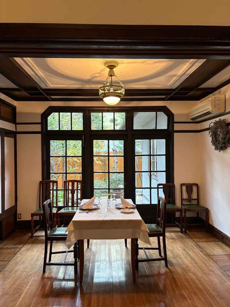 ガーデンが見える披露宴会場