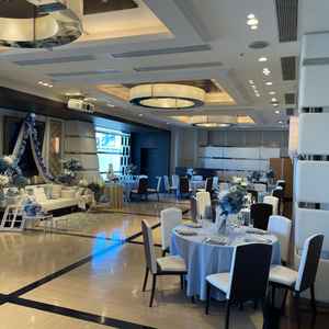 落ち着いた色合いの披露宴