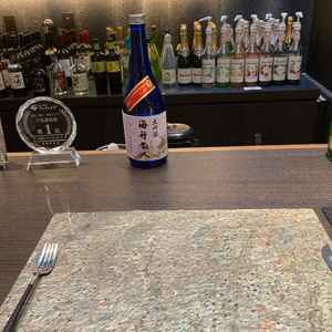 バーはお酒も豊富で魅力的だった。