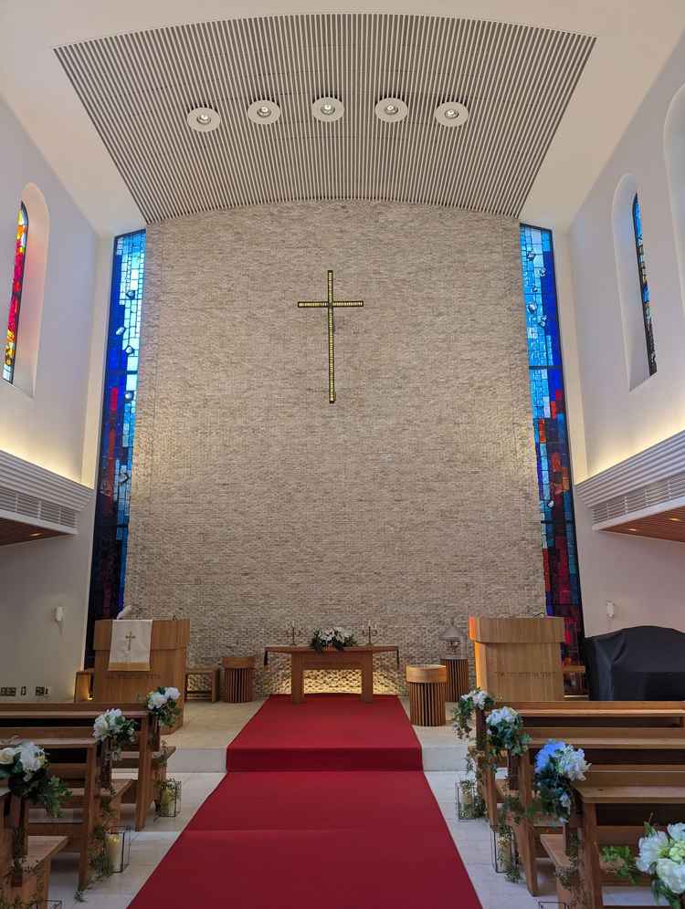 チャペル内部、正面