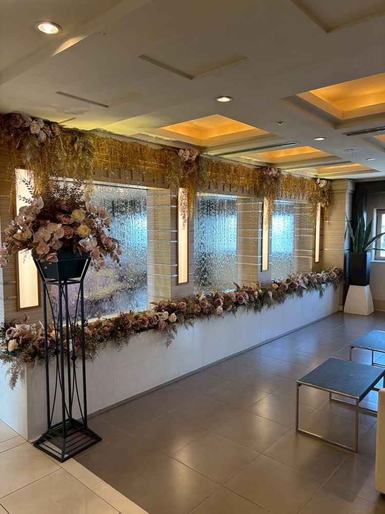 披露宴会場に素敵なウォーターカーテンがありました！