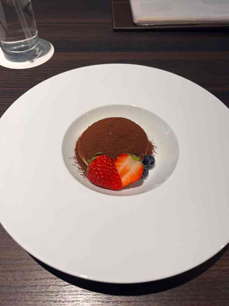 試食でいただいたデザートのティラミスが甘すぎず美味しかった。