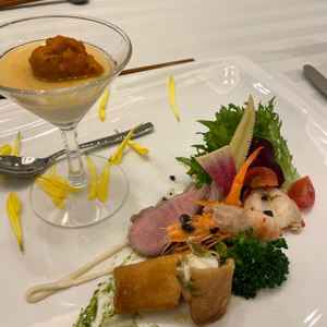 試食の前菜とスープ。とっても美味しかったです。