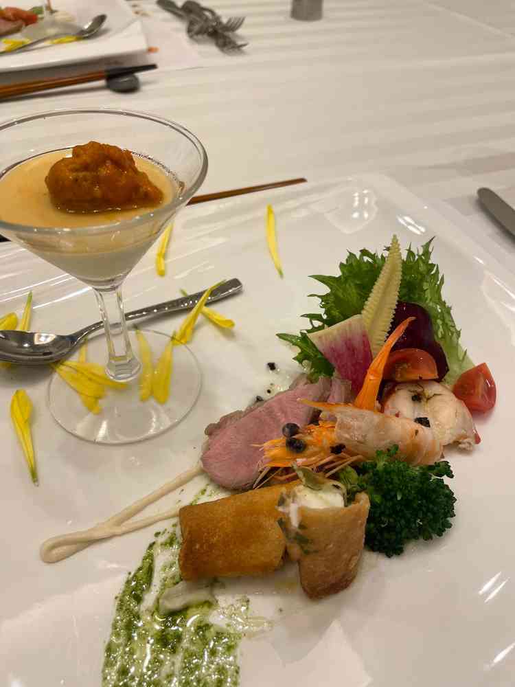 試食の前菜とスープ。とっても美味しかったです。