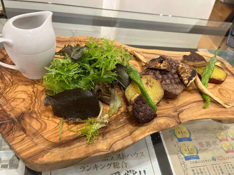 試食のメイン料理です。お肉が柔らかかったです。