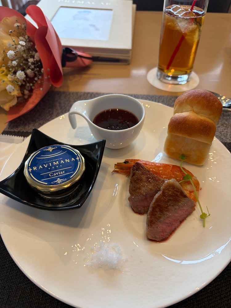 料理①エビが絶品、お肉は柔らかく美味しいが、人によっては油がしんどくなるかも？