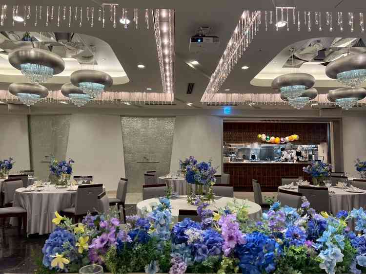 オープンキッチンがあるため、できたての料理を食べていただけそうです。