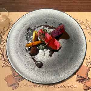 お肉がとても柔らかくて、素材本来の味を引き出していると感じました。