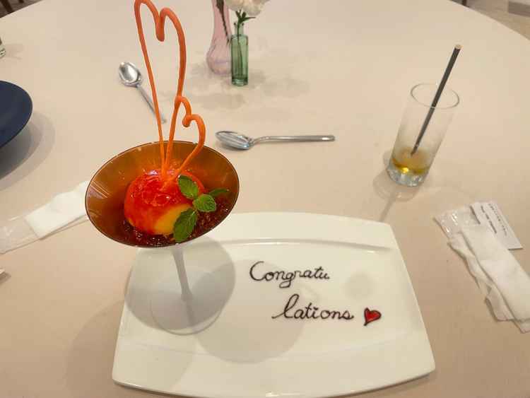 ピーチソルベ。スパークリングゼリーがさっぱりしている。