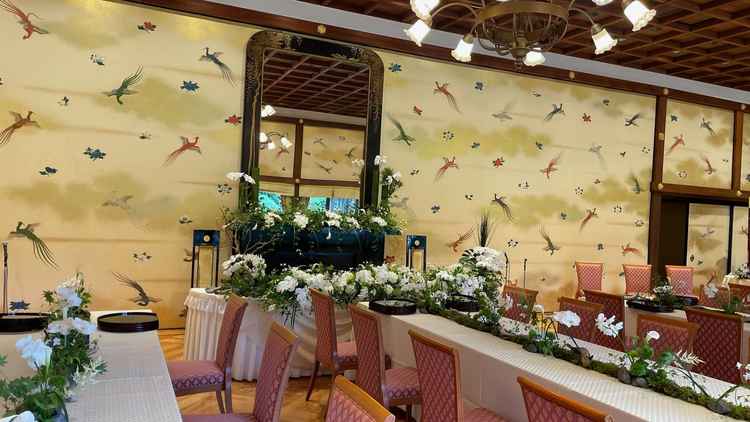 披露宴会場です。最も歴史あるお部屋で写真よりも、実物の方が壮大な雰囲気があります。