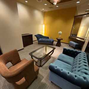 結婚式当日はこの部屋で新郎新婦が2人で休めます。