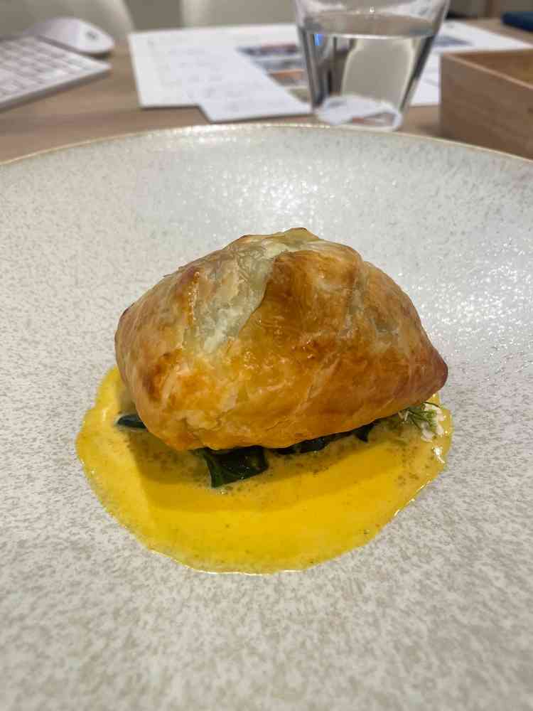 スペシャリテの平目のアンクルート。絶品。