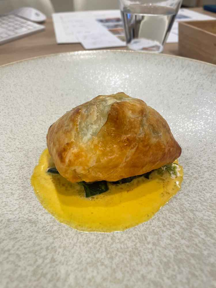 スペシャリテの平目のアンクルート。絶品。