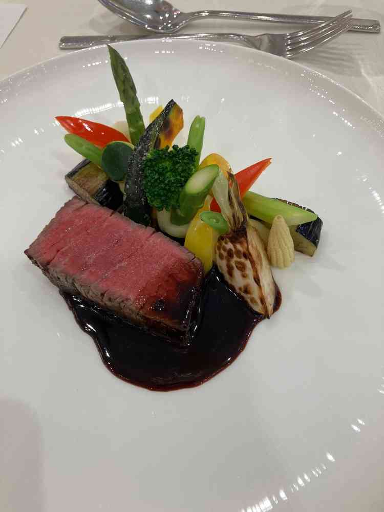 国産牛フィレ肉です！トリュフソースが美味しかったです。