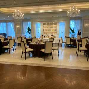 これから実際に結婚式の披露宴が始まる前に会場を見学してきました。