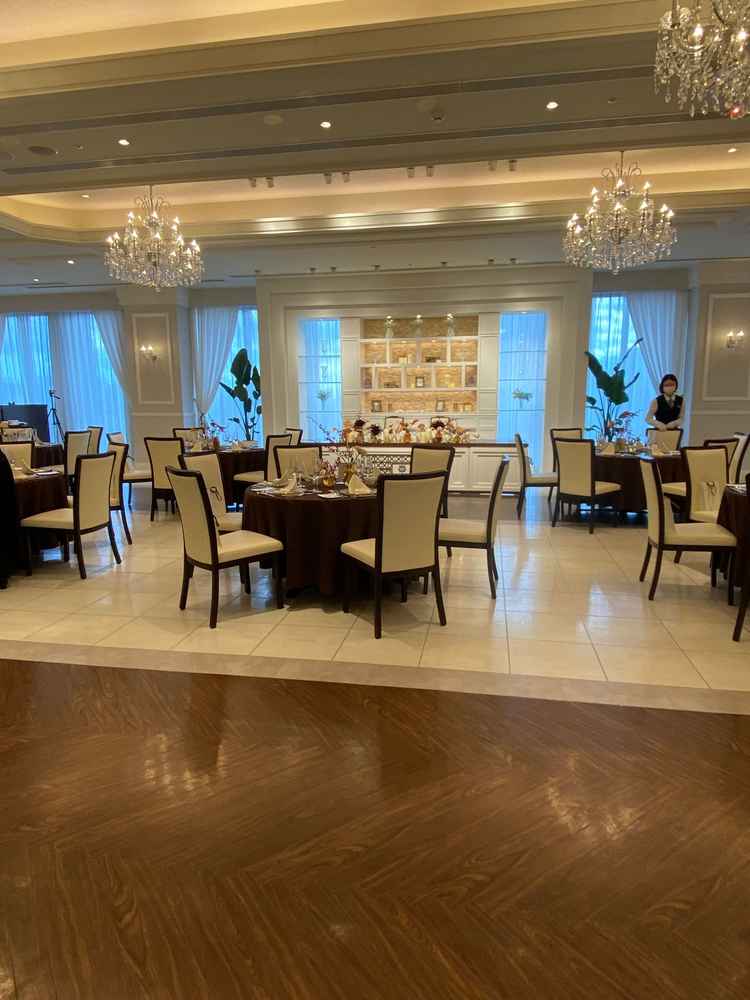 これから実際に結婚式の披露宴が始まる前に会場を見学してきました。