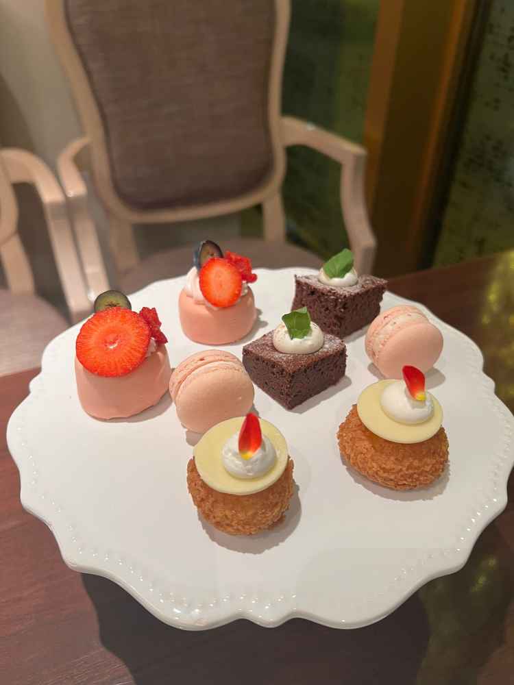 アペティスタイルのデザートの一例写真です。見た目だけでなく味もよかったです。