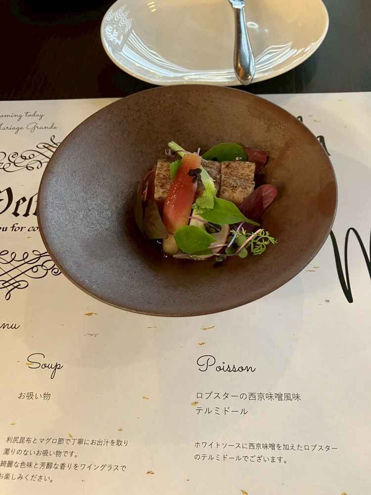 料理はミシュランシェフ監修。演出が凄く凝っていてゲストに喜んでもらえると思いました