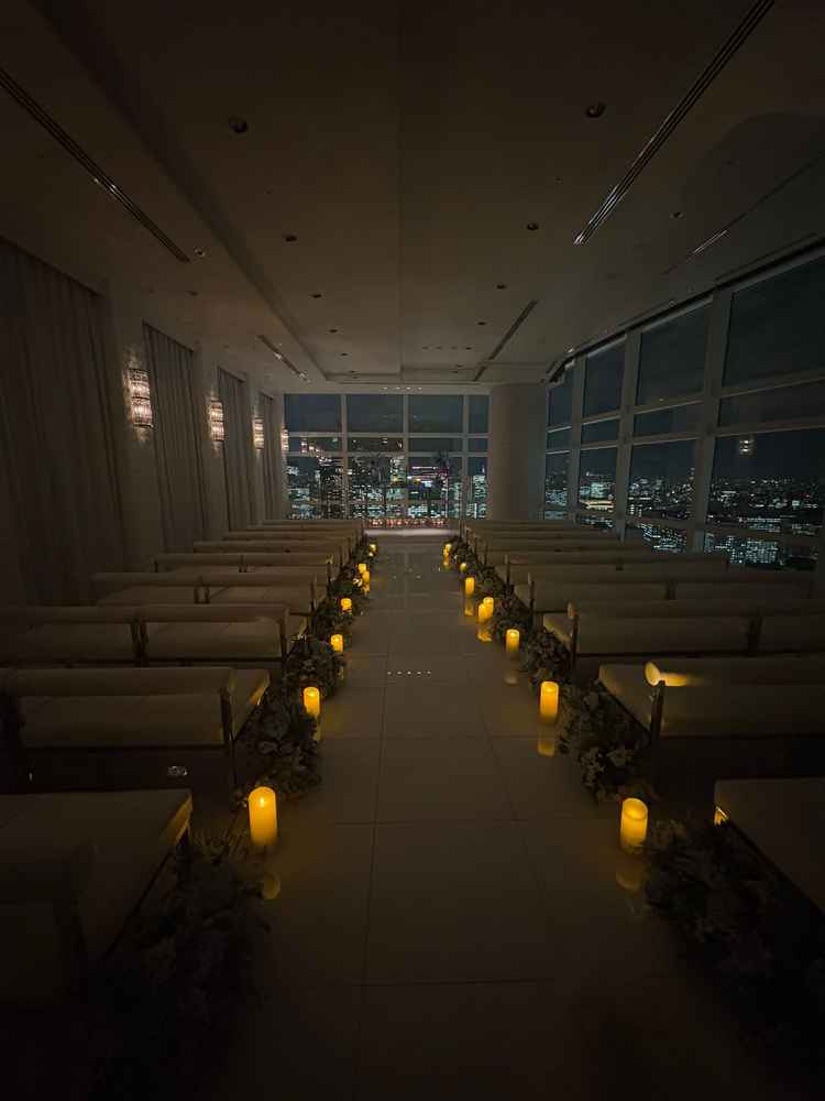 ドアを開けた瞬間、気持ちが高鳴りました。最高の景色でした。このチャペルはルミヴェール東京と同じです。