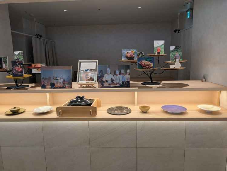 披露宴会場内にあるオープンキッチン。意外性ばっちりでゲストの皆様に披露するのが楽しみです。